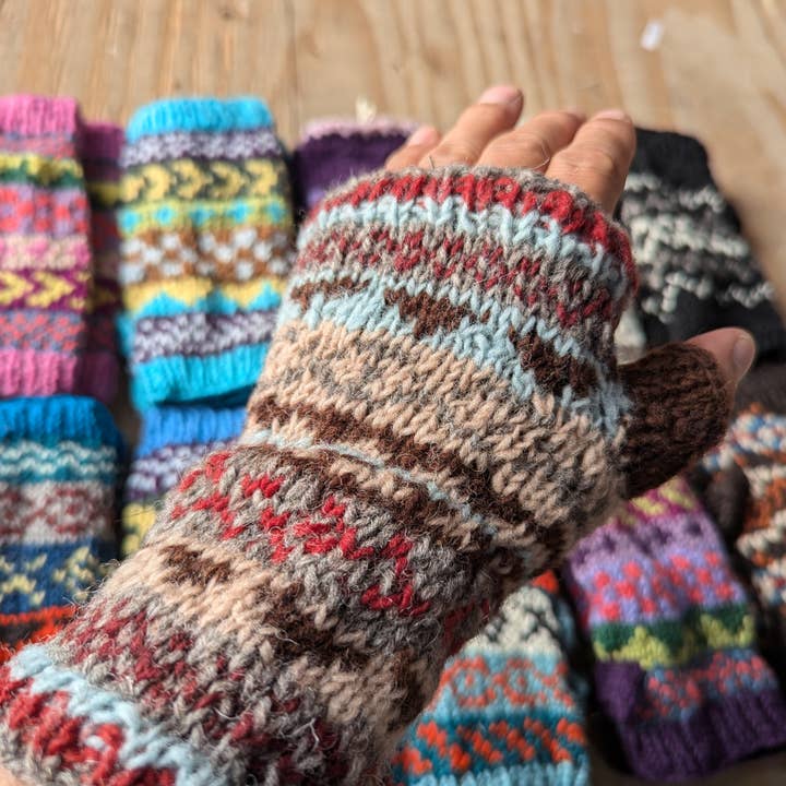 Tenzing Collections - Wholesale Gloves - Unisex - Handmade woolen knit fleece-lined colorful fingerless gloves