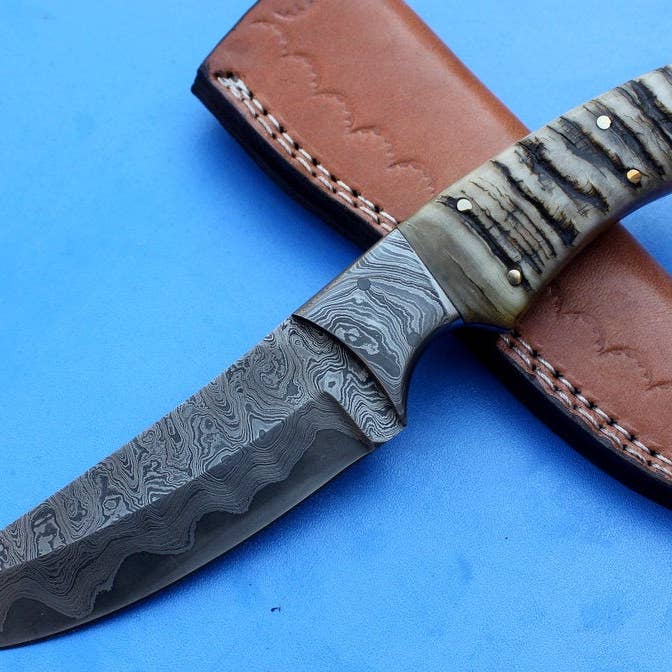 Damaskus kniv anpassad handgjord Skinner för wholesale av HomeTown Knives.