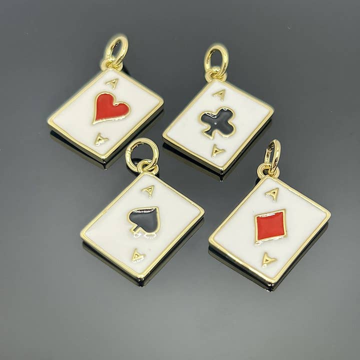 Charms de cartes à jouer en or 18 carats et émail, 19 x 12 mm pour la vente par Guerrilla Charm