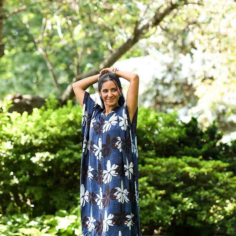 Ichcha – Engroshandel Kjole - Dame – Kaftankjole - Indigo Block Print Modal med knapper | Kamala4