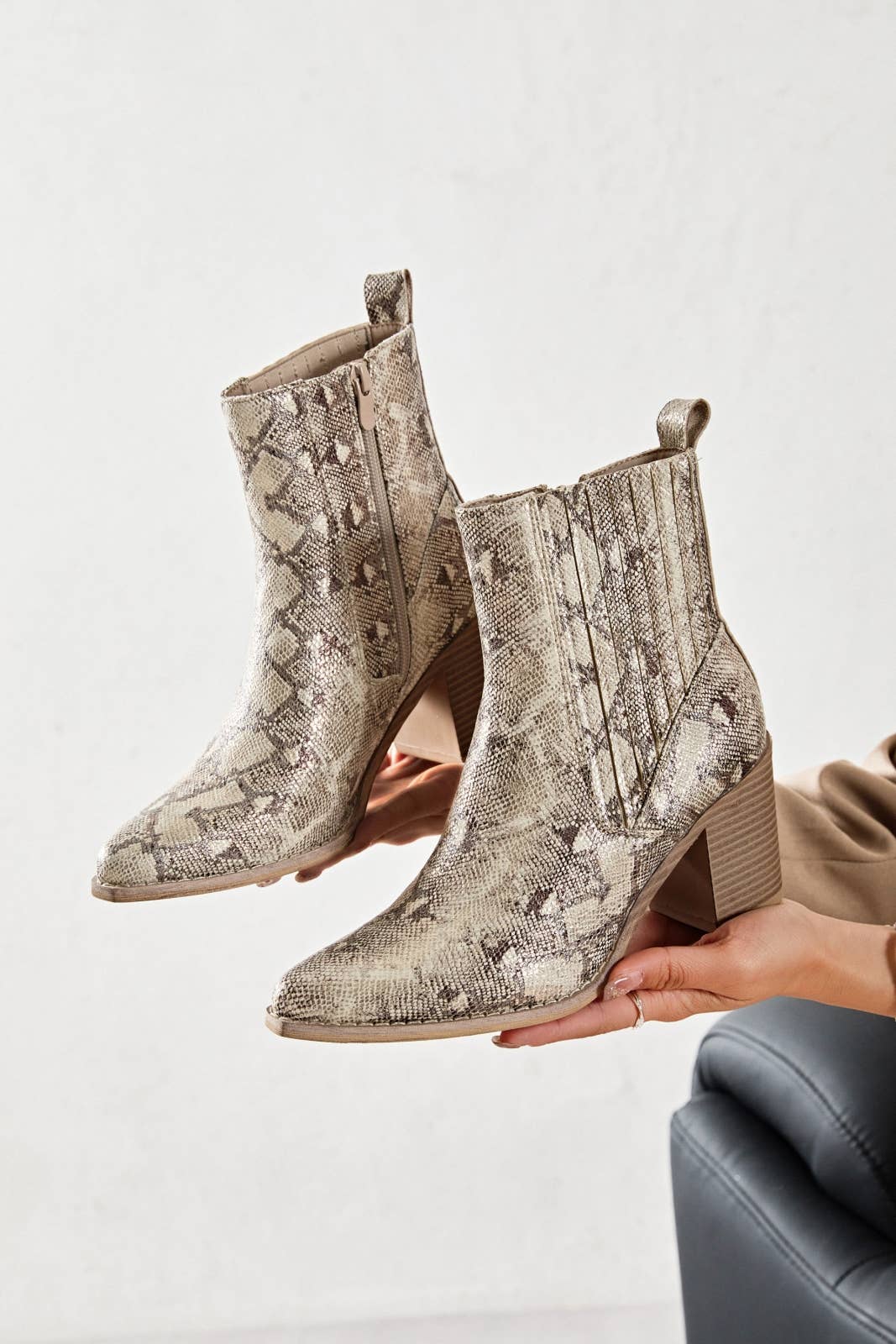 ERYNN - Wholesale Booties - Women's - HEELED ANKLE BOOTS - RUSSELL