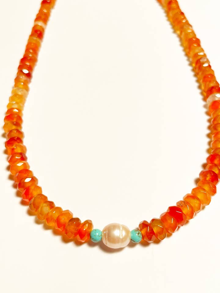 Facetteret karneol & perle halskæde for engroshandel hos Ann Vlach Designs