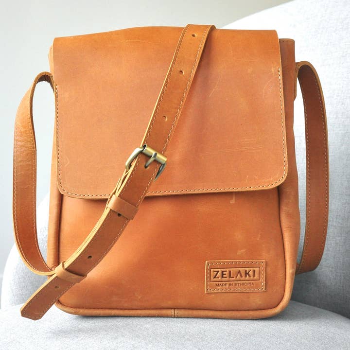 Zelaki Leather Company - Wholesale Crossbody Bag - Women's - Sira Crossbody Bag | Leather Messenger Purse | Unisex Bag8