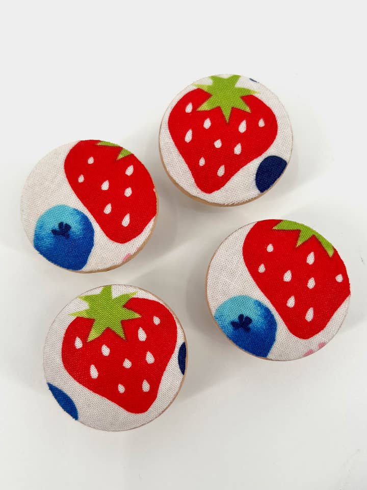Set di 4 pomelli per cassetti fragola e mirtillo per la vendita all'ingrosso da parte di Rusty Canvas