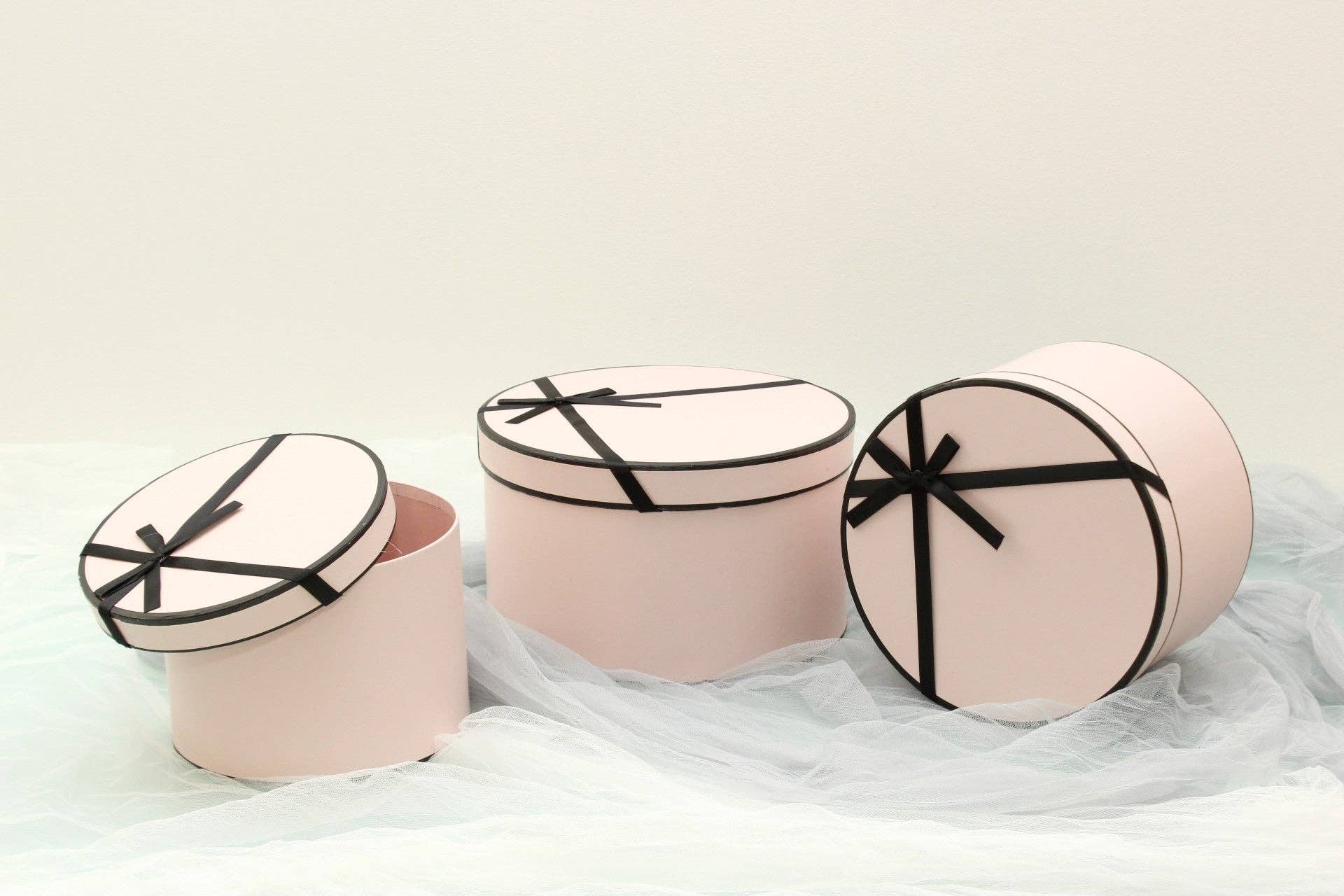 Elegant Design Supply - Wholesale Gift Box - French Inspired Round Flower Gift Box with Ribbon3