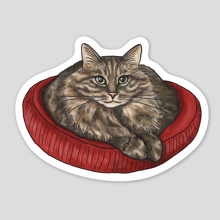 Autocollant brillant en forme de chat tigré brun moelleux | Chat Maine Coon 3,75 pouces pour la vente par Artful Pixels