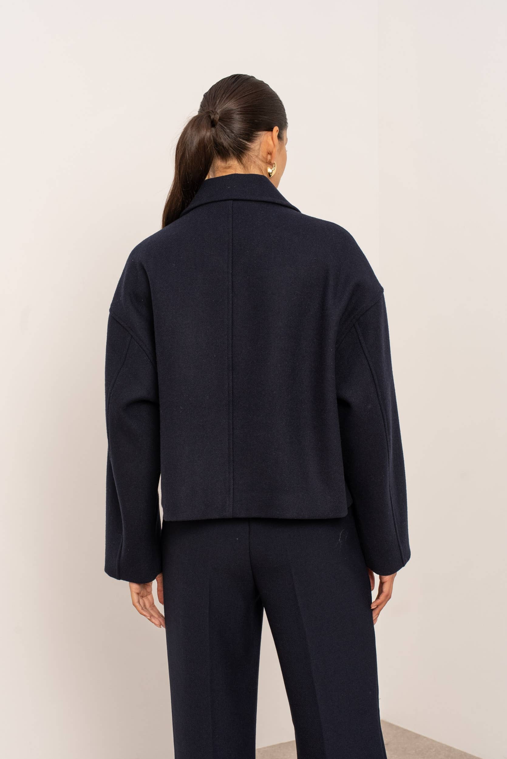 Attentif Paris - Wholesale Jacket - Women's - Structured short jacket in blended wool with patch pockets9