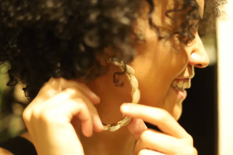 Bellacee Jewelry – wholesale Hoop earrings – Cowrie Shell Hoops- Tropical hoops- Vacation Hoops2