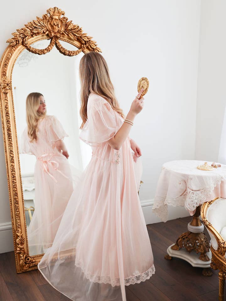 Peignoir de mariée vintage Val pour la vente par Petite Mariee Boutique