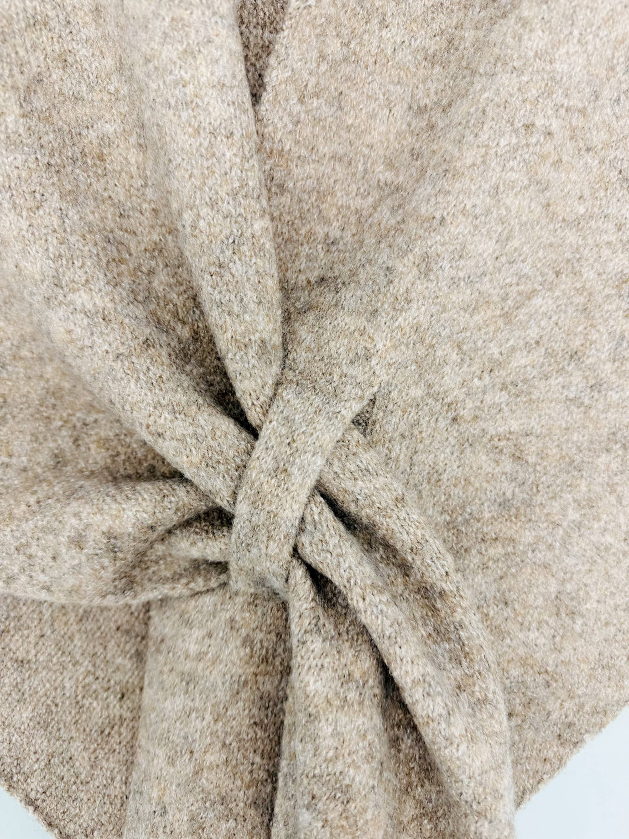 JC Sunny Fashion – wholesale Scarf – Women's – JC063345 Cashmere-Blend Knit Triangle Shawl with Cross-Front Design21