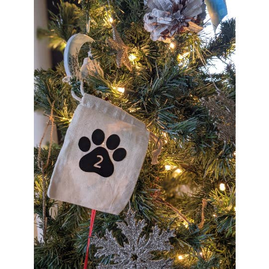 Puppy Treat Advent Calendar, Dog Paw Print Christmas for wholesale by Hunter Kouture