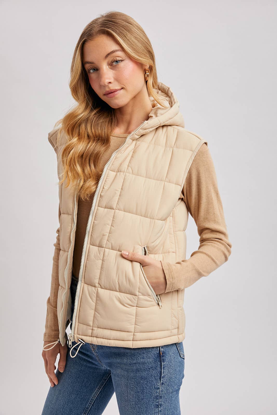 Bluivy - Wholesale Outerwear Vest - Women's - PUFFER ZIP-UP HOODED VEST3