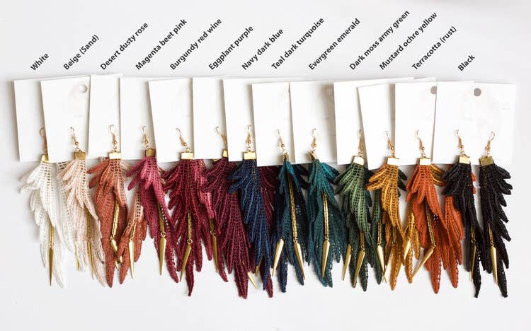 This Ilk – Großhandel Ohrhänger – Papageien-Ohrringe aus handgefärbter Spitze mit Messingkette8