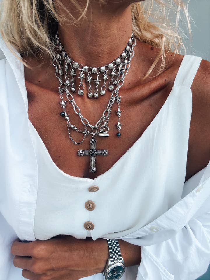 Rock star choker and cross charm necklace in silver for wholesale by Goupi
