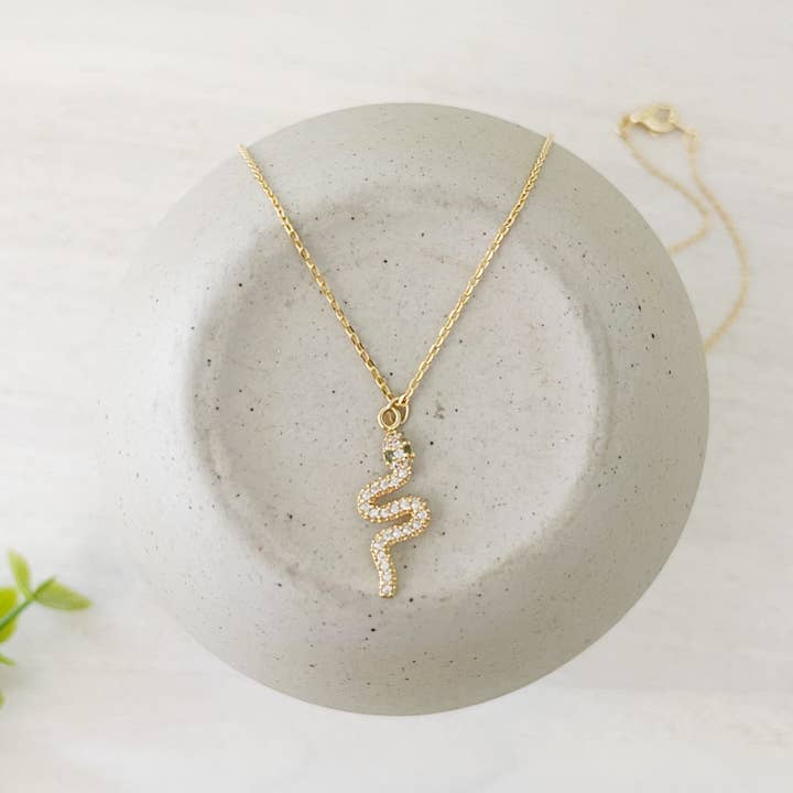 Femme Fatale // slangevedhæng halskæde for engroshandel hos Girls Day Out by Amy Houston