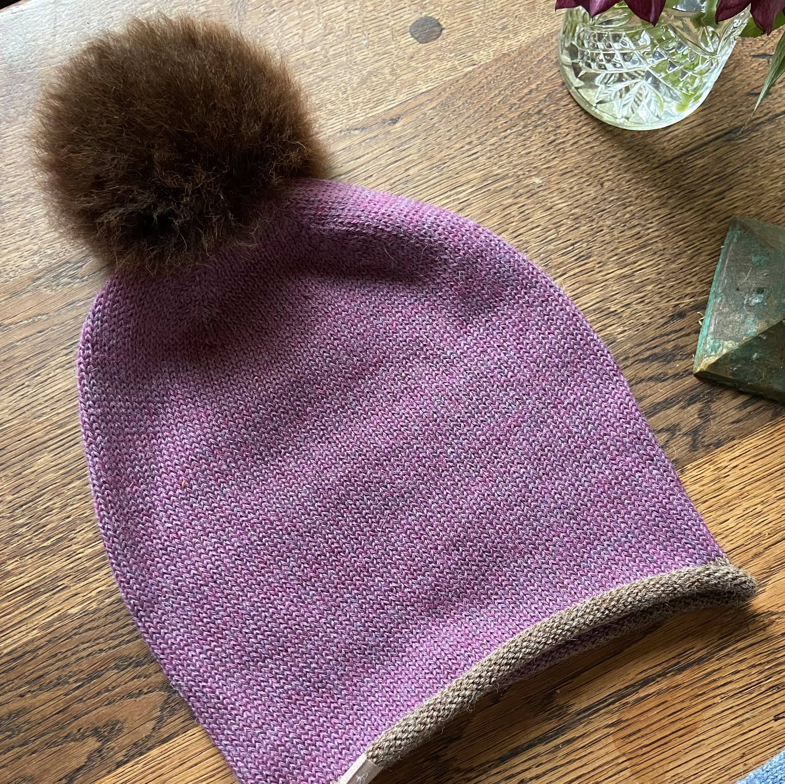 Samantha Holmes Alpaca Clothing and Gifts - Venta al por mayor Gorro de lana - Mujer - Gorro de Alpaca con Borla de Jersey3