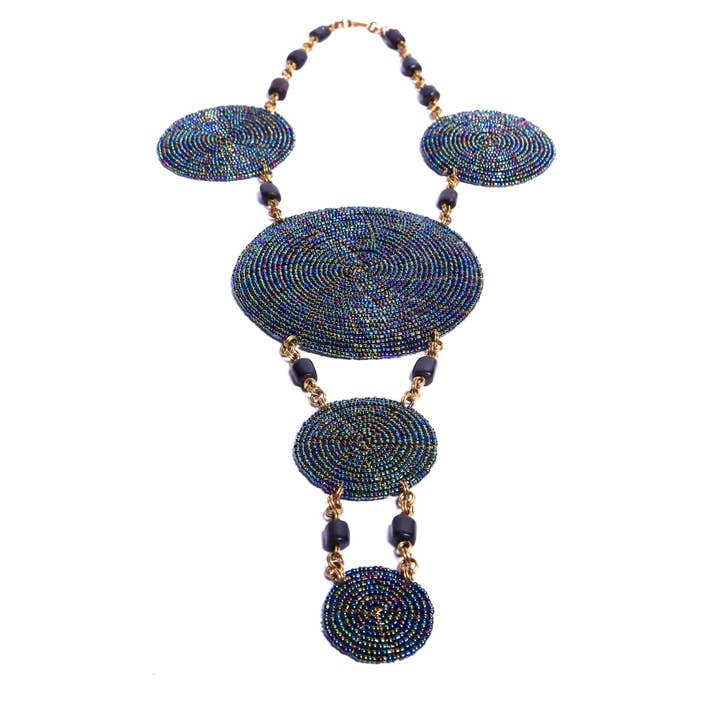 Collier à disques perlés élégant pour la vente par Treasure From Afar