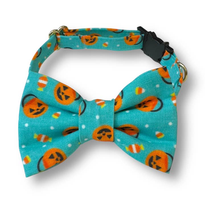 Nœud papillon pour chat d'Halloween - Citrouille Jack o'lantern pour la vente par Whiskers Crafts