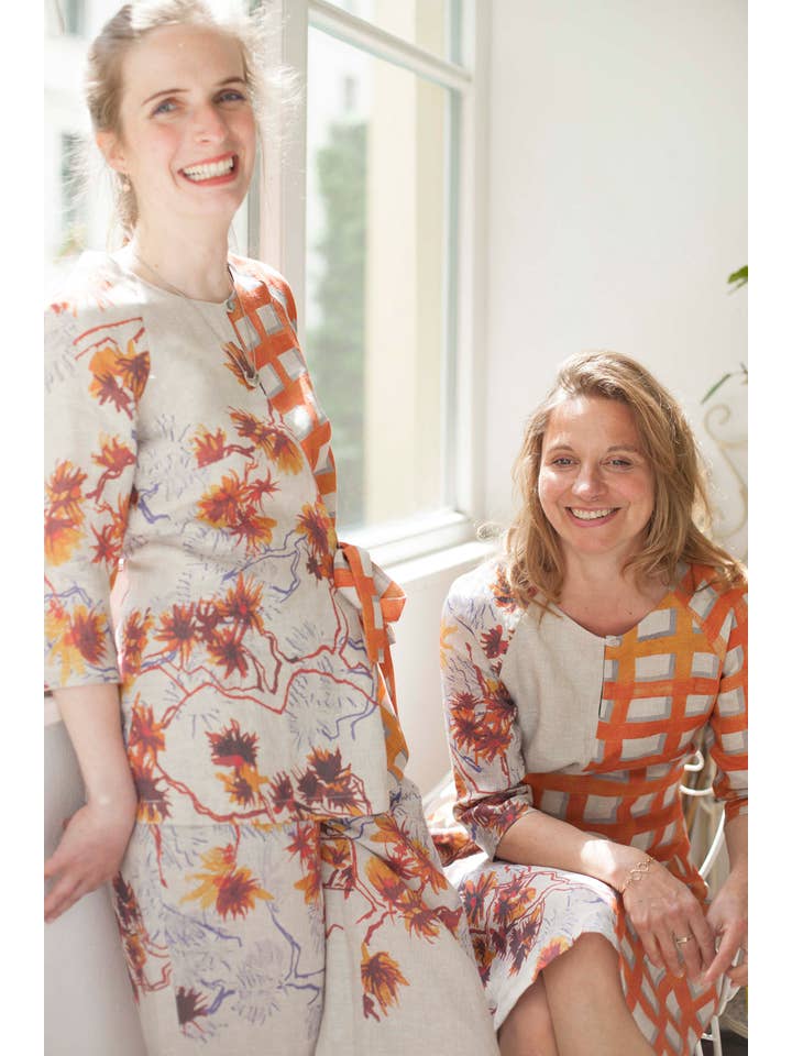 Clara Kaesdorf – Engroshandel Bluse - Dame – Orange wrap bluse linned3