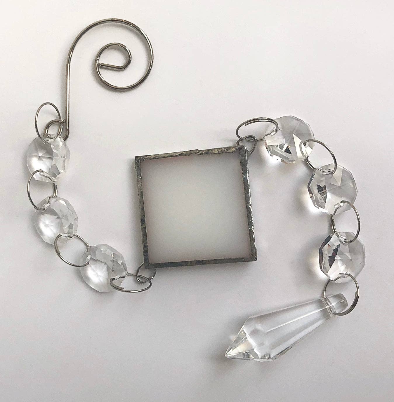 GlassHouse Design – wholesale Solfångare – Enkel vit regnbåge Maker - Crystal Sun Catcher med målat glaspanel1