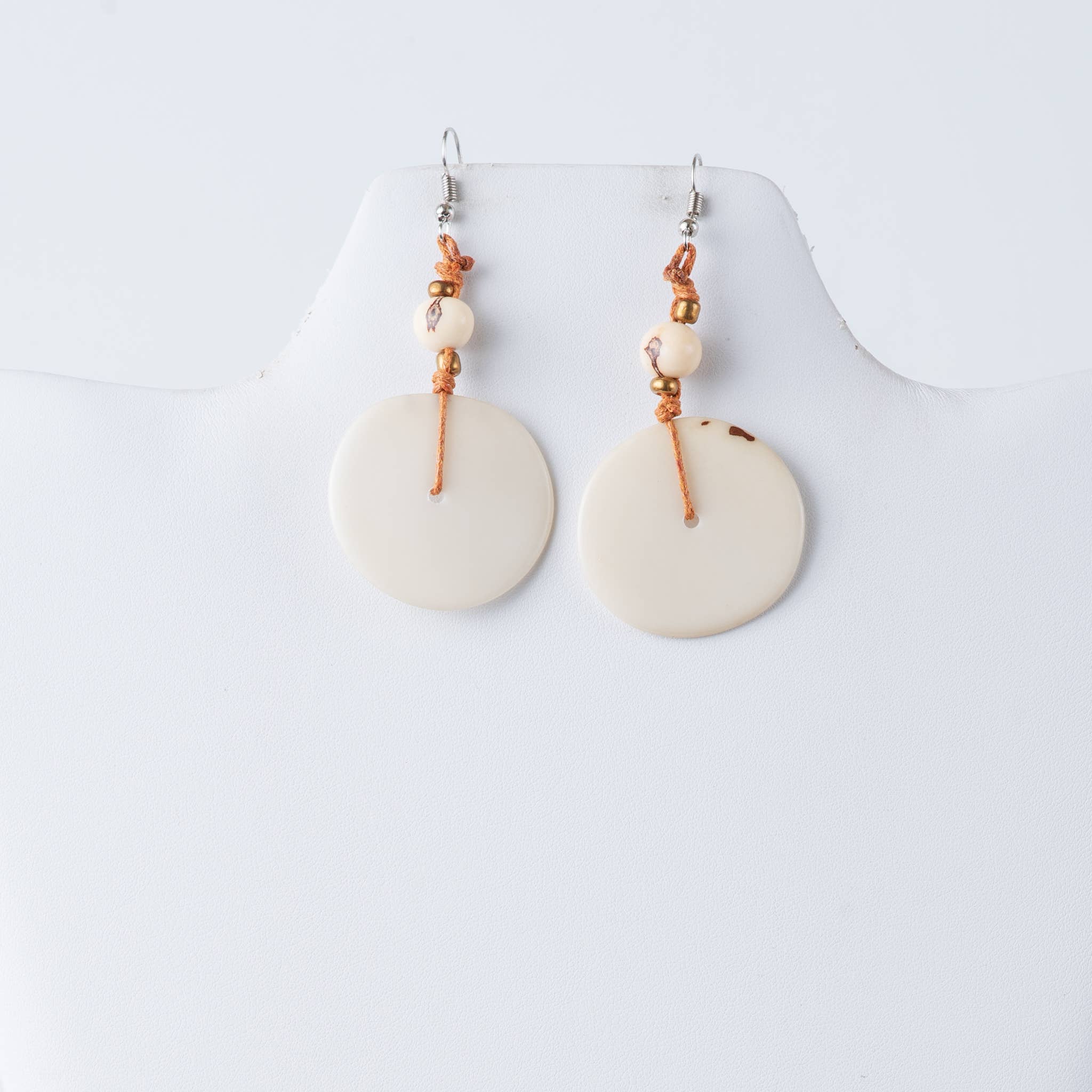 TaguArtsy – wholesale Dangle earrings – Ambar Slice Eco-friendly Earrings5