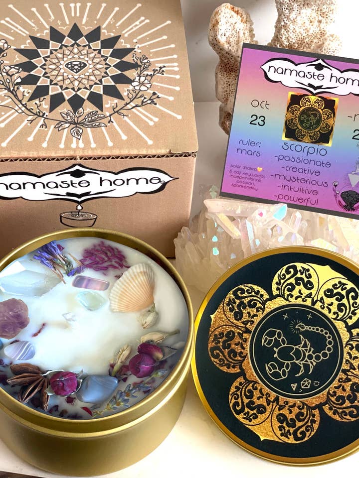 Scorpio Kristallljus, Zodiac Ljus w/Ädelstenar + Örter för wholesale av Namaste Home