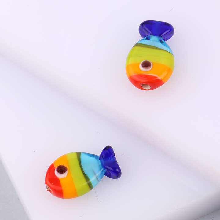 Adamodart - Vente Breloques/médailles personnalisées - Perles arc-en-ciel en verre de Murano, breloque Lampwork en forme de poisson0