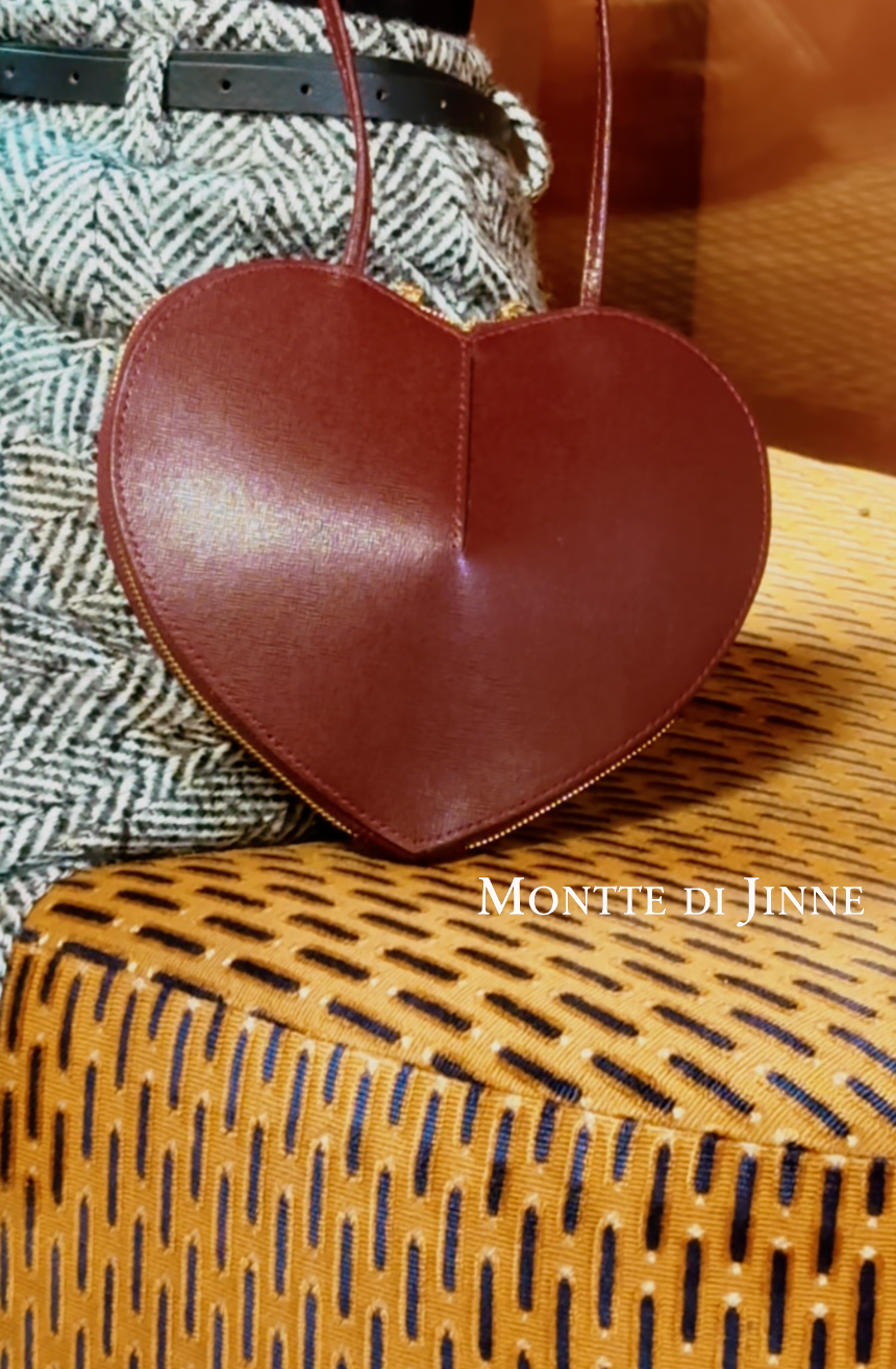 MONTTE DI JINNE - Wholesale Crossbody Bag - Women's - Italian Genuine Leather Elegant Heart-Shaped Crossbody Bag9