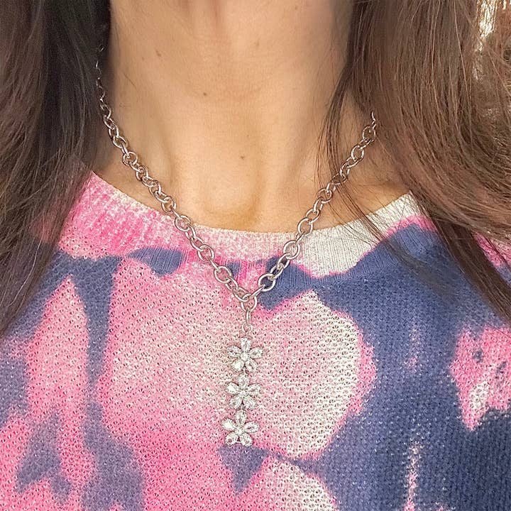 Love, Lisa - Wholesale Pendant/Charm Necklace - Felicity Three Flower Necklace3