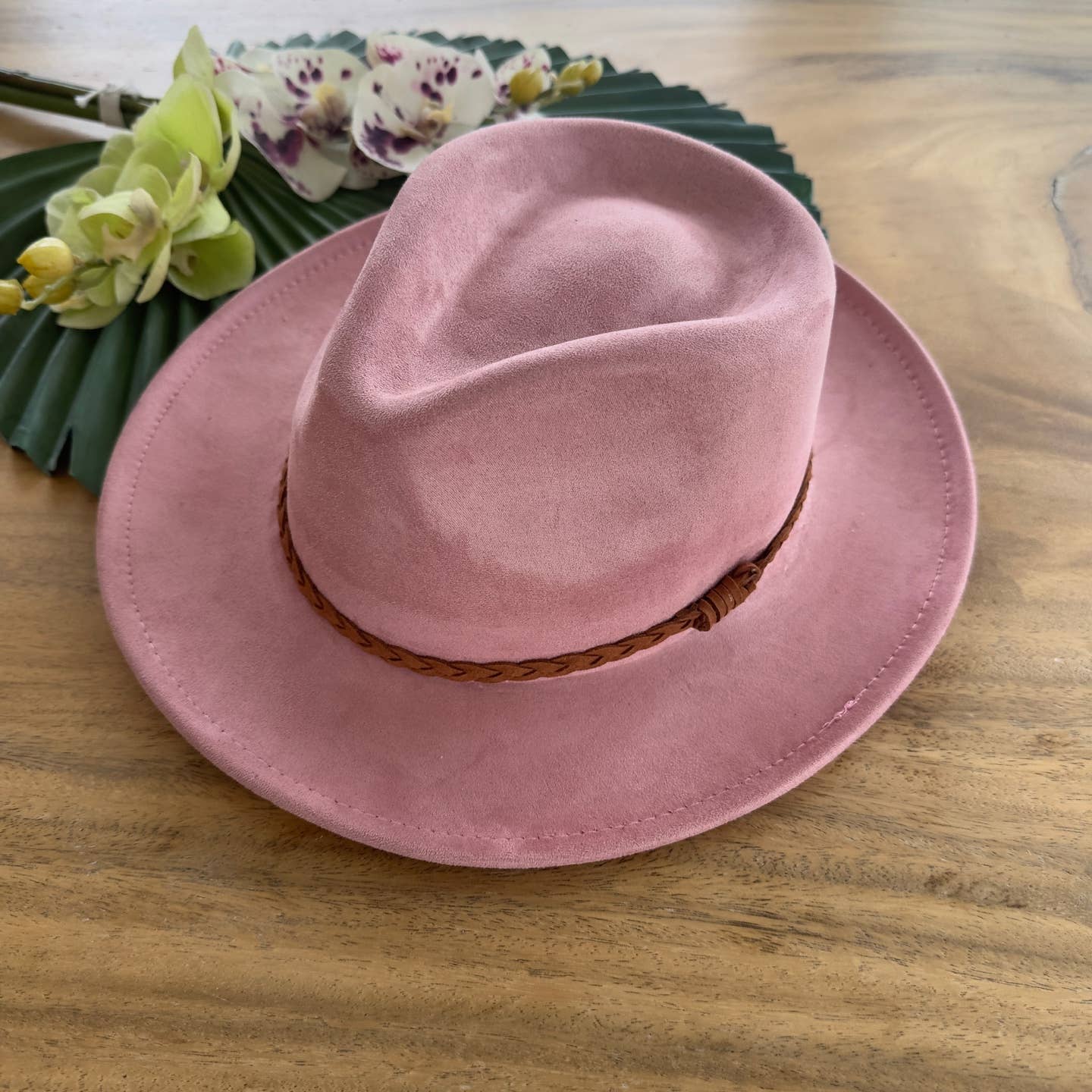 Queens INC - Wholesale Hat Accessory - Women's - Stiff Brim Rancher in  Suede Hat W/ Braided Suede Belt (Copy)11