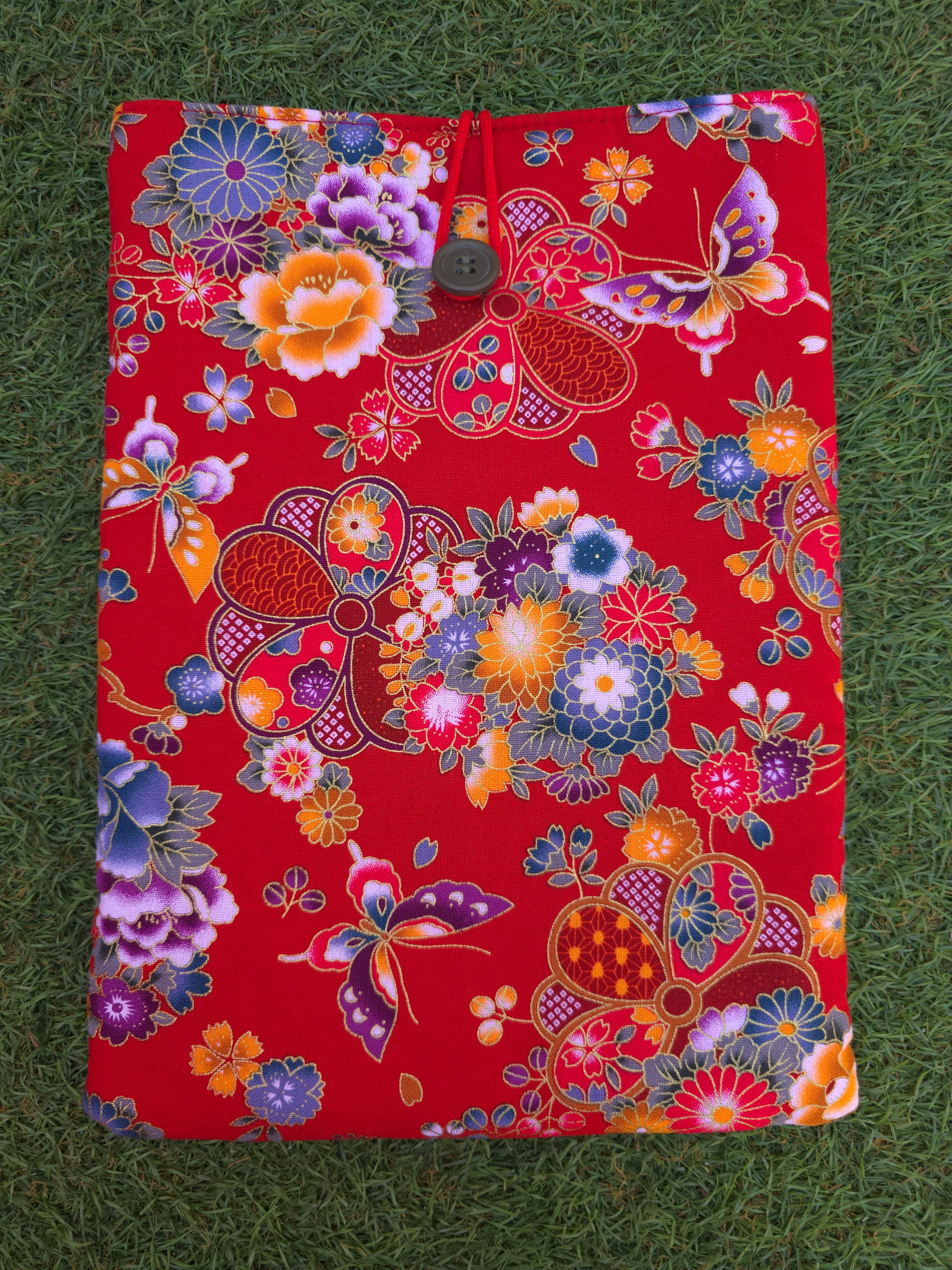 laubelgo – Engroshandel Bogomslag – Polstret bogomslag med orientalske motiver på rød baggrund3