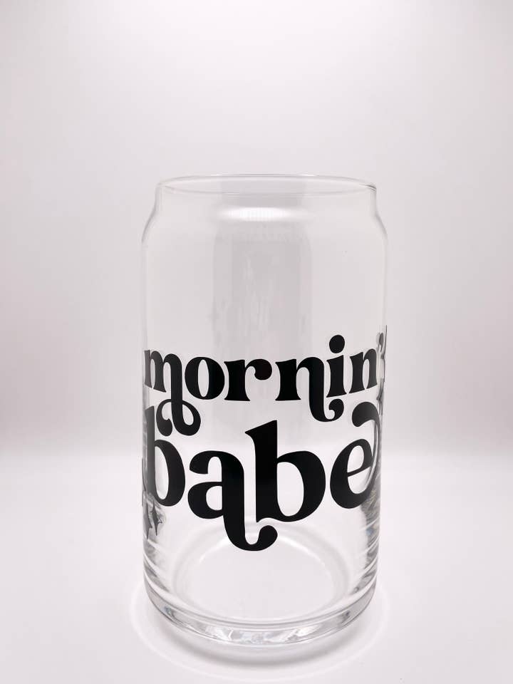 Mornin' Babe Sassy dåse glas kop (sort) for engroshandel hos Jeanne Mari & Co