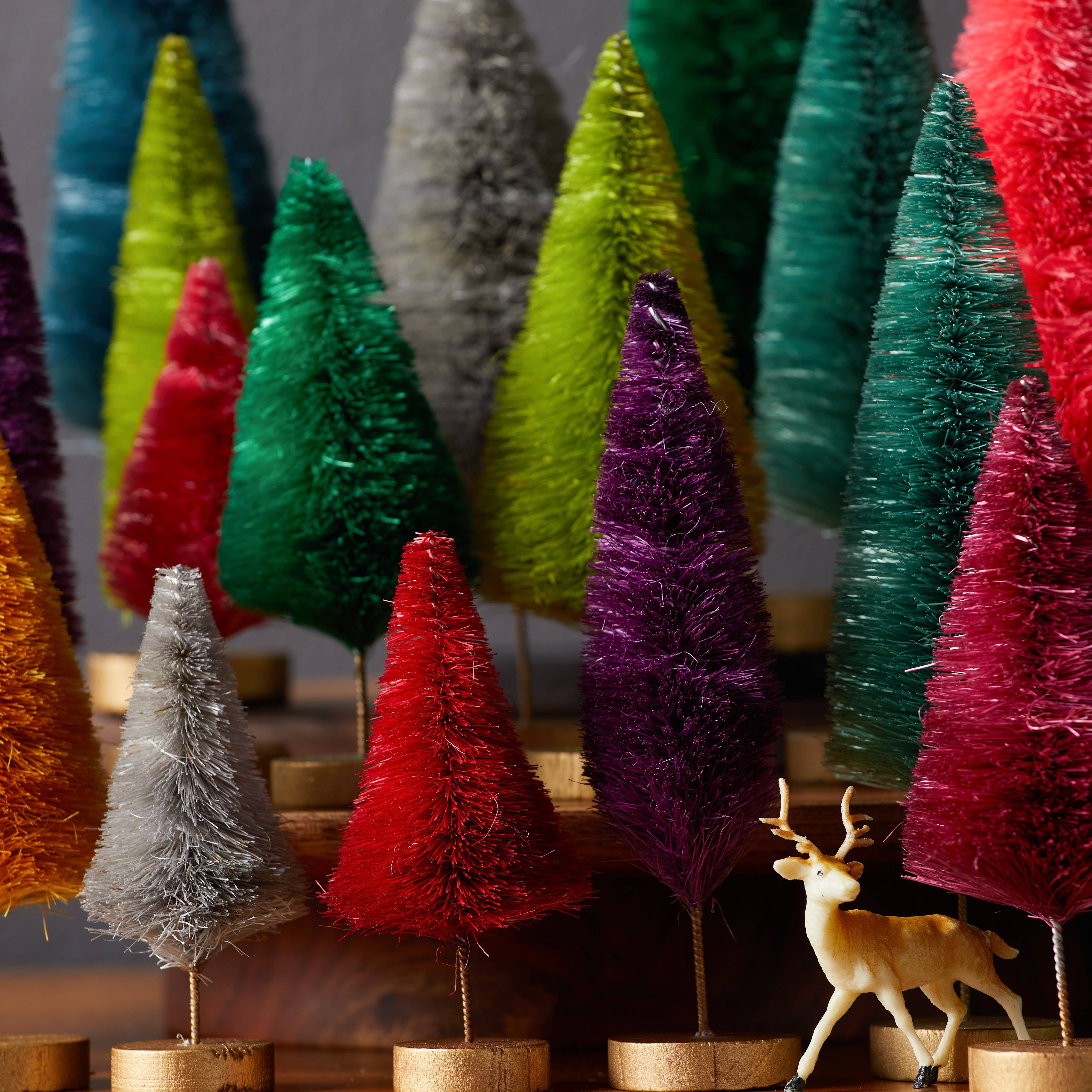 Your Heart's Content - Vente Décorations de table - Table de dessus teinte à la main avec des arbres en forme de brosse à bouteille, inspirée par la nature6