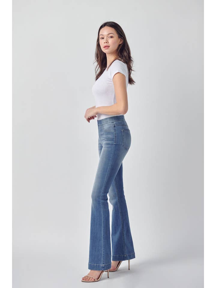 Cello Jeans - Wholesale Jeans - Women's - AB35324 Medium Wash Flared Jegging