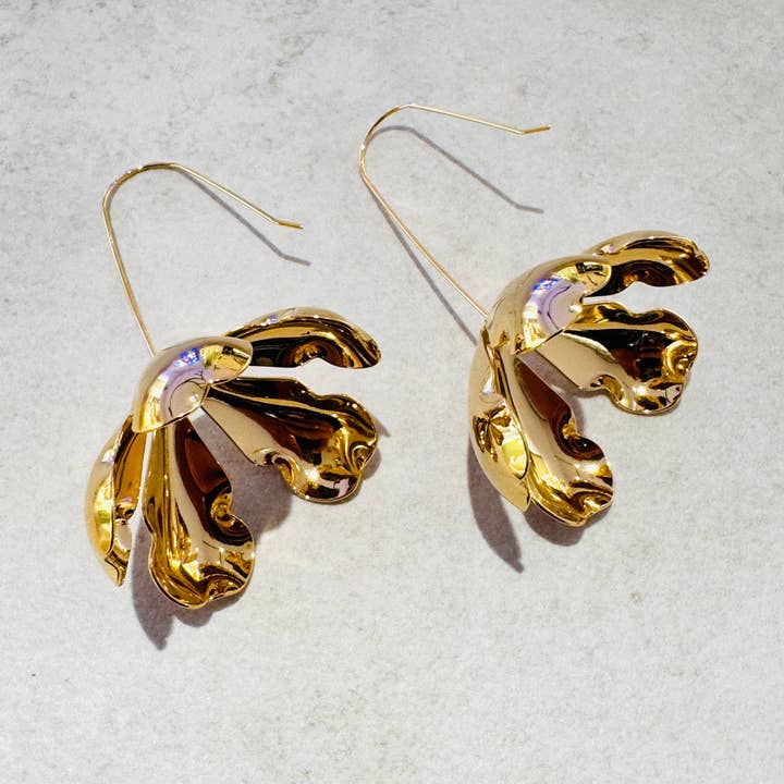 Orecchini Floreali Tulipan e ulteriori Risultati per prodotti tulipan all'ingrosso. Resi gratuiti e termini di pagamento a 60 giorni su Faire in tendenza su Faire.