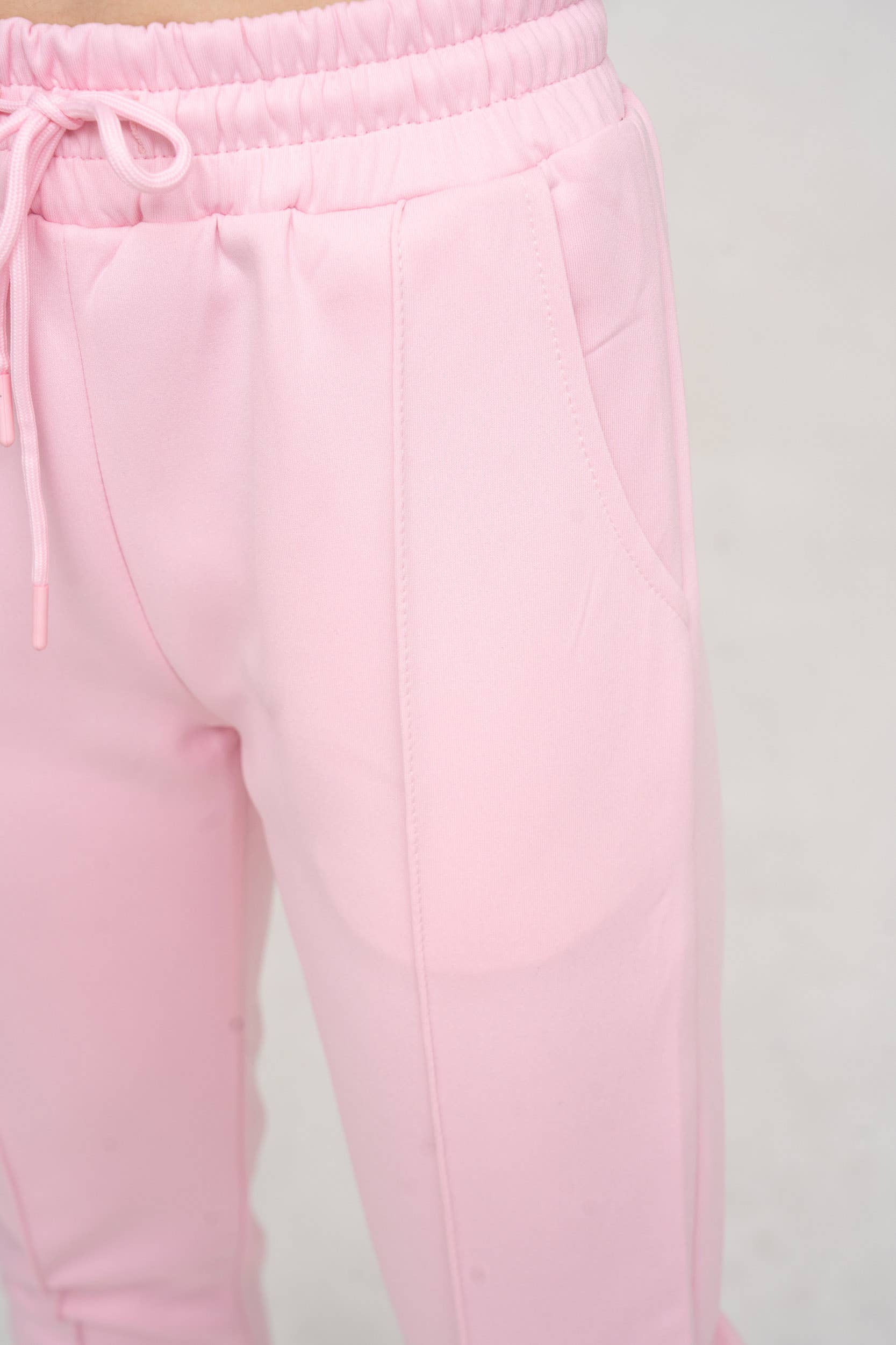 Zayne Paris - Wholesale Activewear Set - Women's - Women's jogging set with zip on the collar F008-22