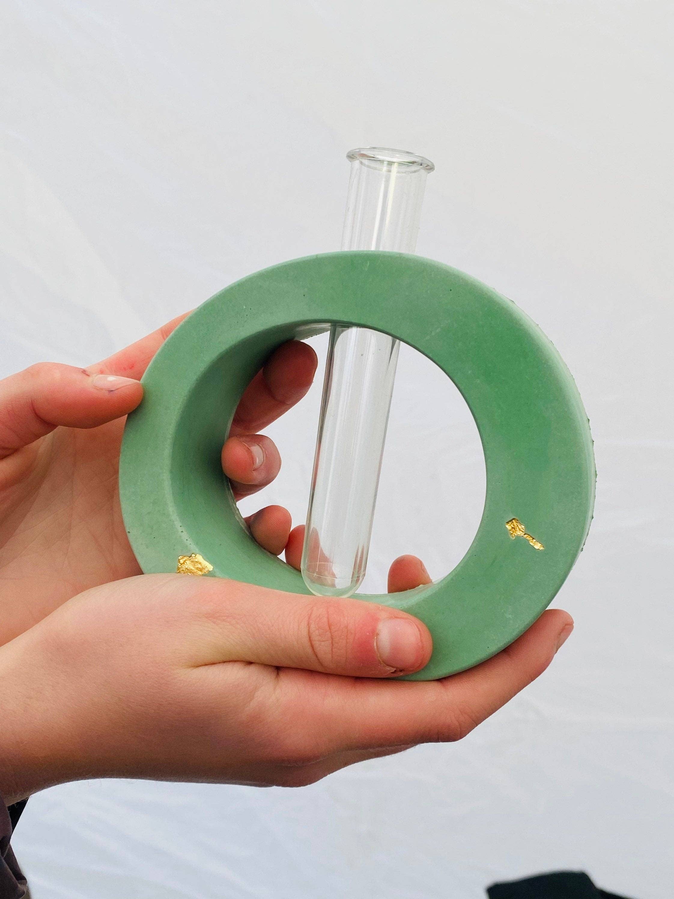 MadebyOmo - Vente Vases - Vase à géométrie en ciment | Décoration d'intérieur0