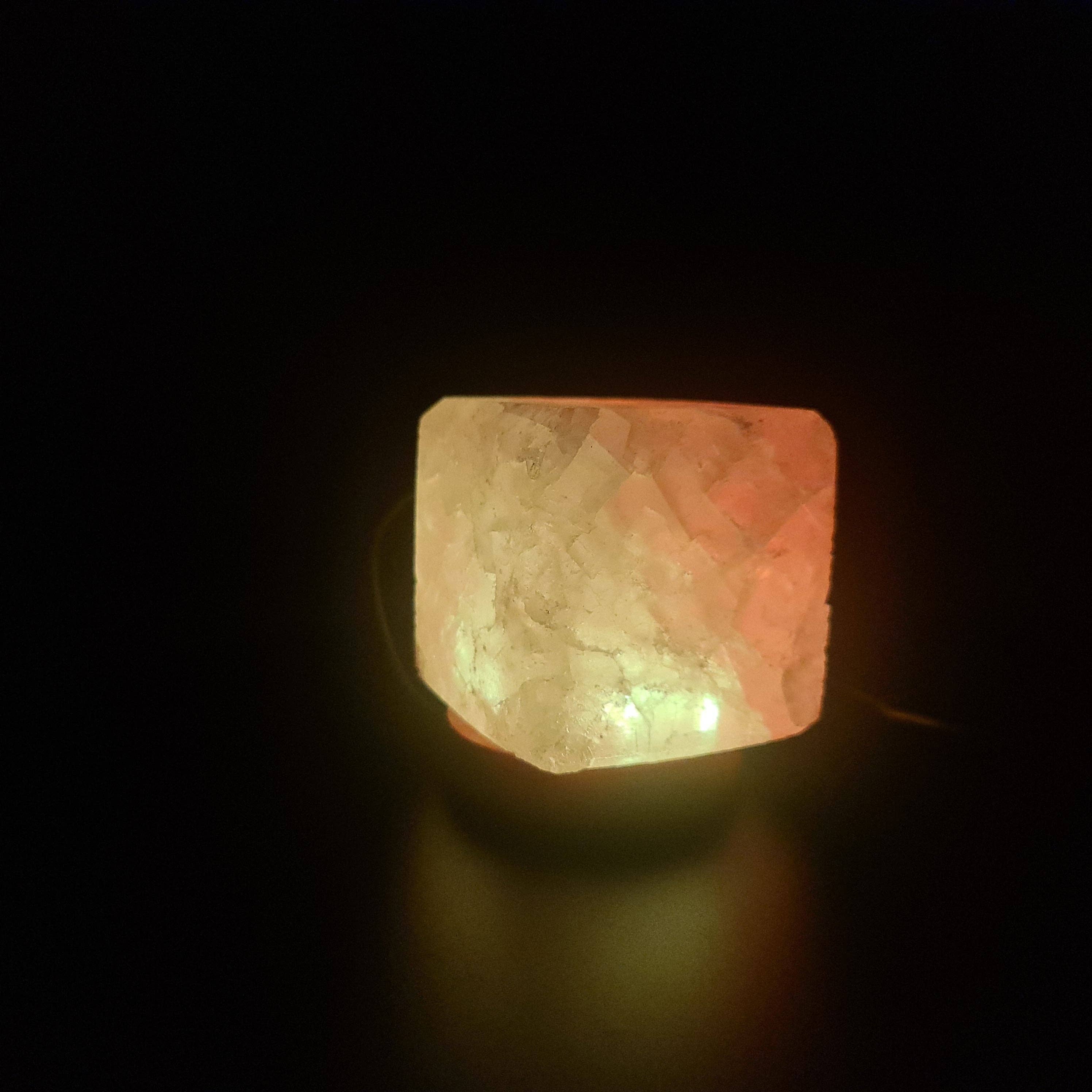 Gemstone Gifts Ltd. – wholesale Accent/desk lamp – Himalayan Salt Colour Changing USB Lamps2