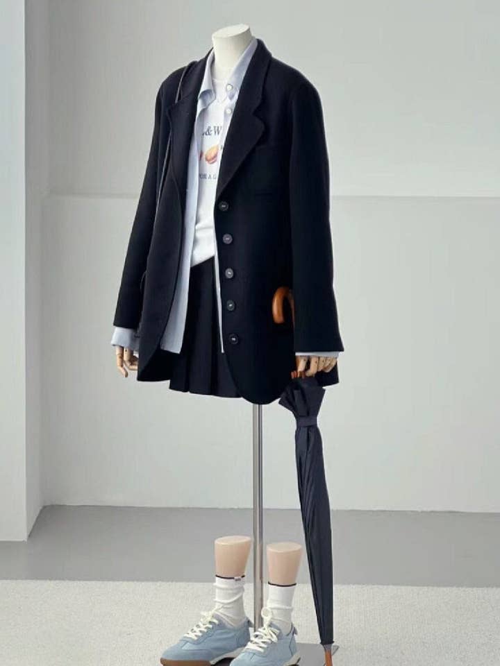 Blazer décontracté en laine noire Blair pour la vente par Loom & Line