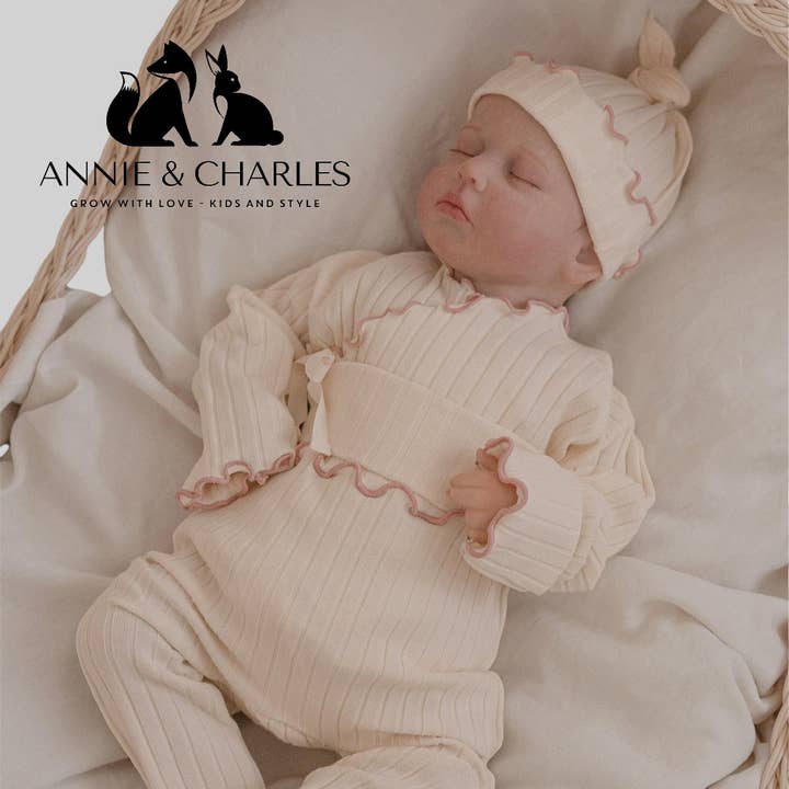 Annie & Charles® Baby Lounge Set "Soft Harmony" för wholesale av Annie & Charles