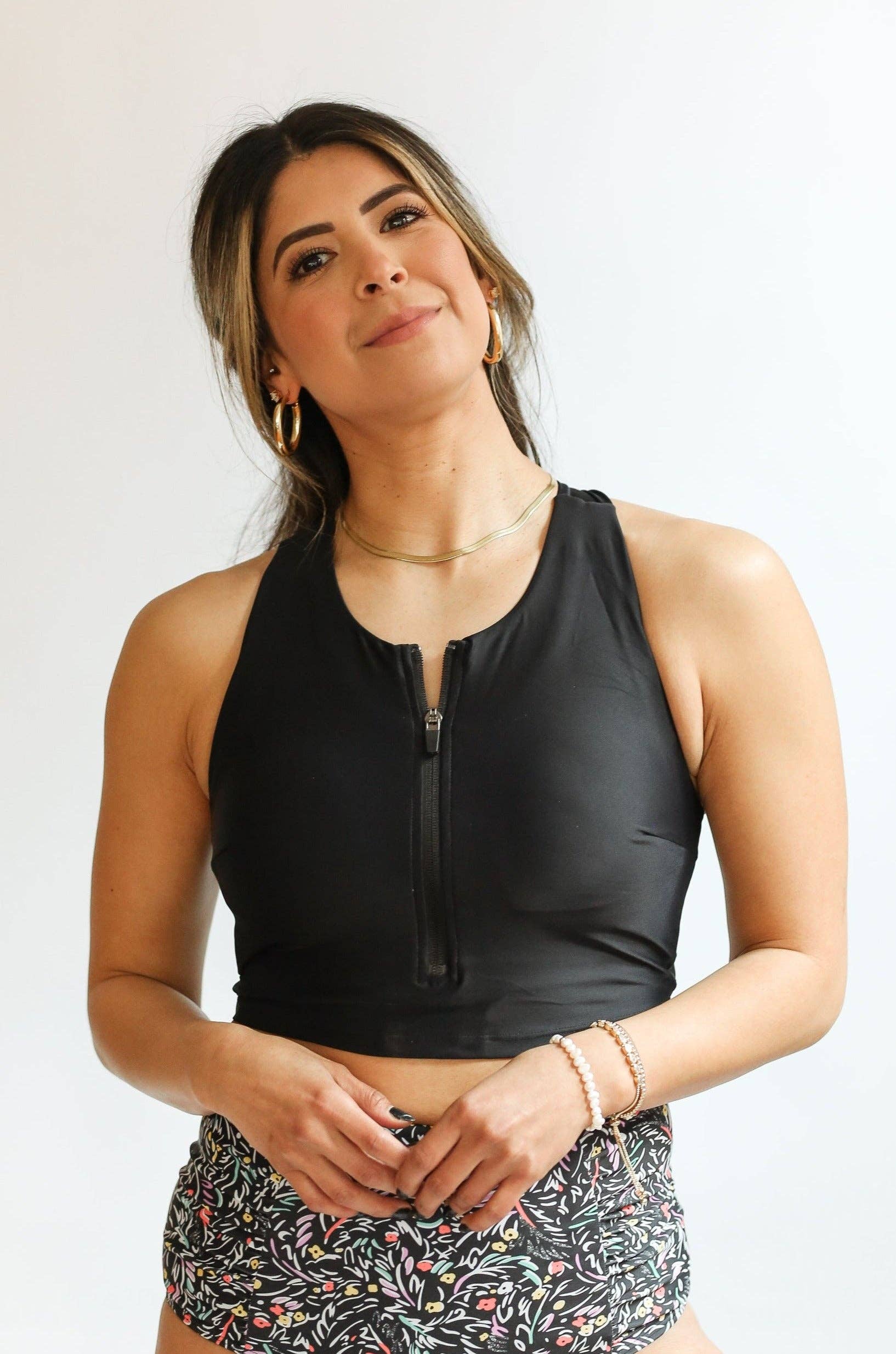 Movemama Apparel – Engroshandel Badeoverdel – Børn – Afgrøde Zip Up Amning Badedragt Top0