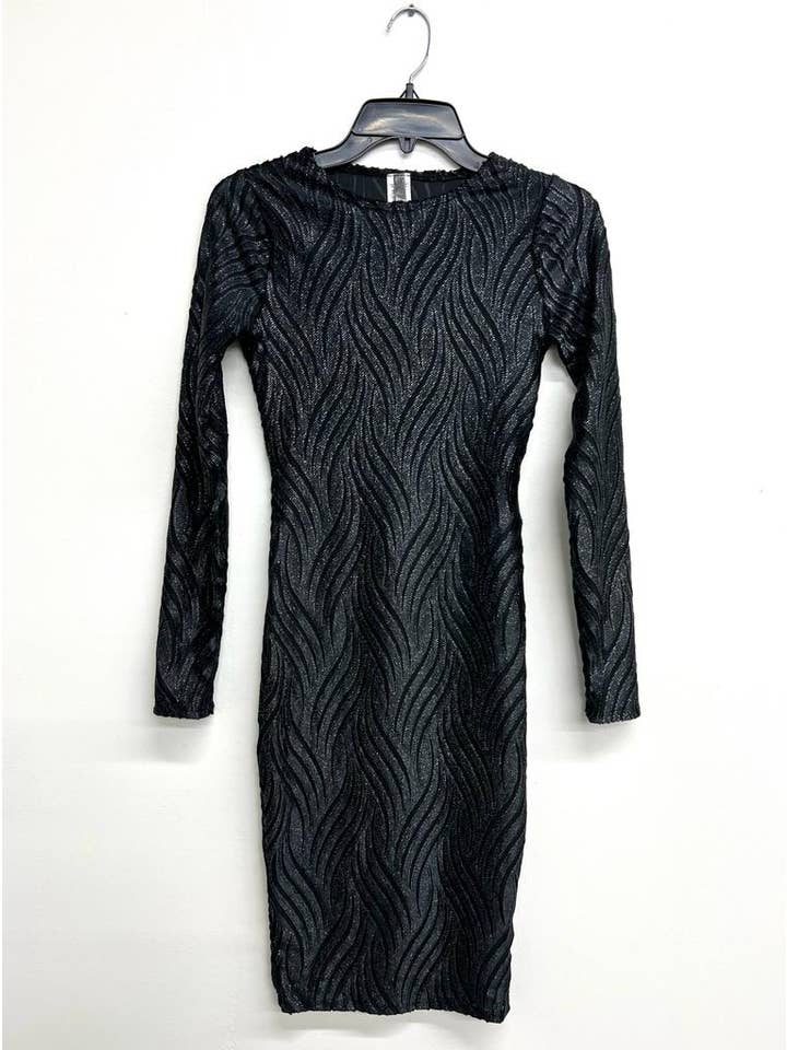 PRETO/PRATA D13318 Vestido Mini Texturado Brilhante para venda a revendedores na Faire5