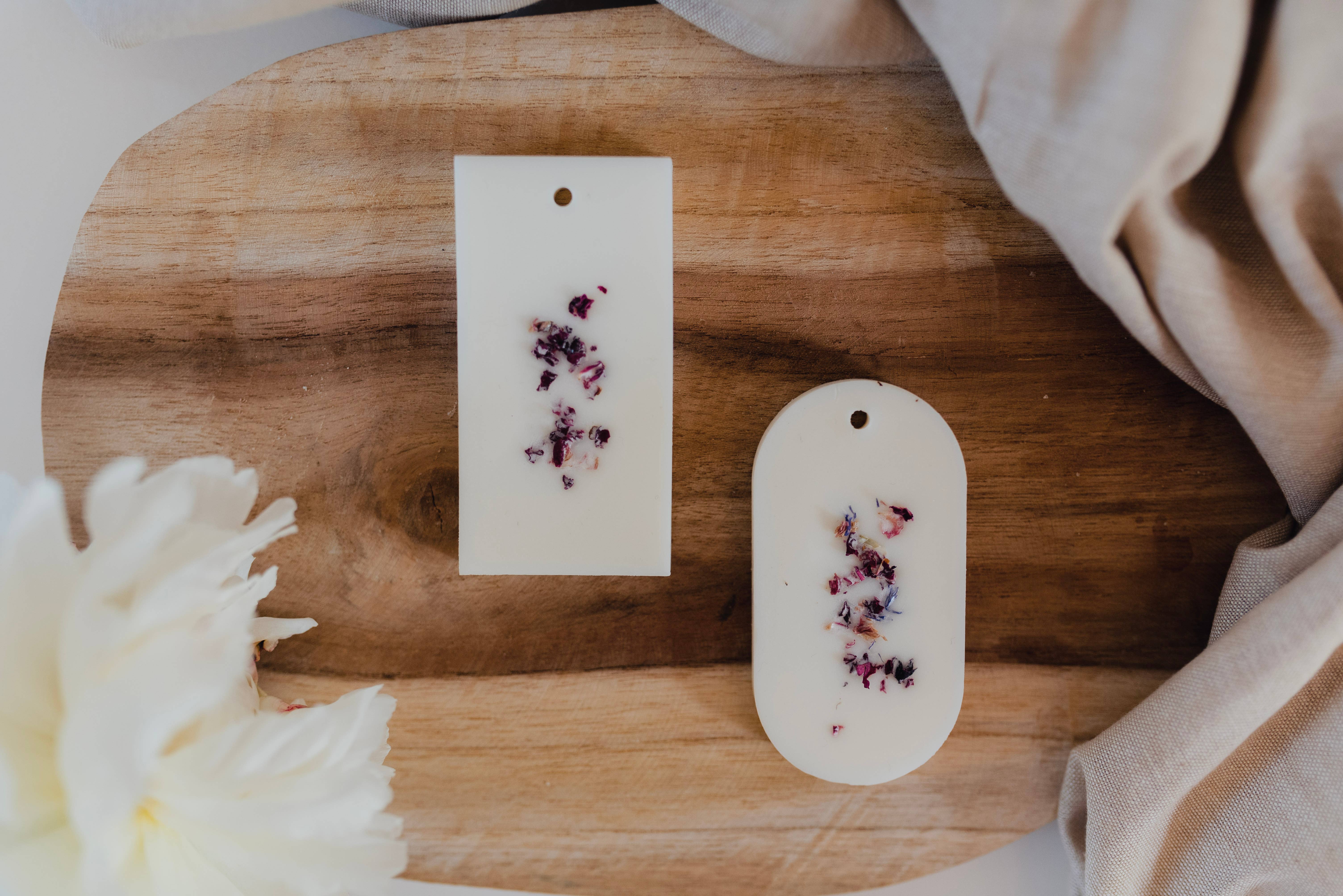 WILD CHILD Bougies & Co – wholesale Doftvax – Vaxplatta med doft av körsbärsblom1