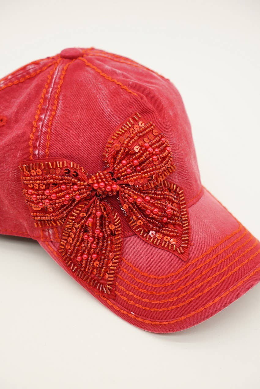 Olive & Pique – Engroshandel Kasket med hul til hestehale - Dame – Bejeweled Bow Pearl Bling Glitz Hestehale Kasket, Justerbar5