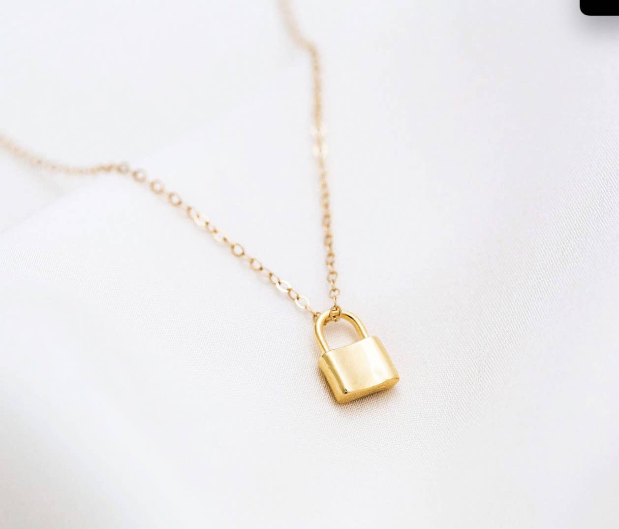 Modern Opus – Engroshandel Halskæde med vedhæng – Halskæde med lås i forgyldt sterlingsølv, 16"