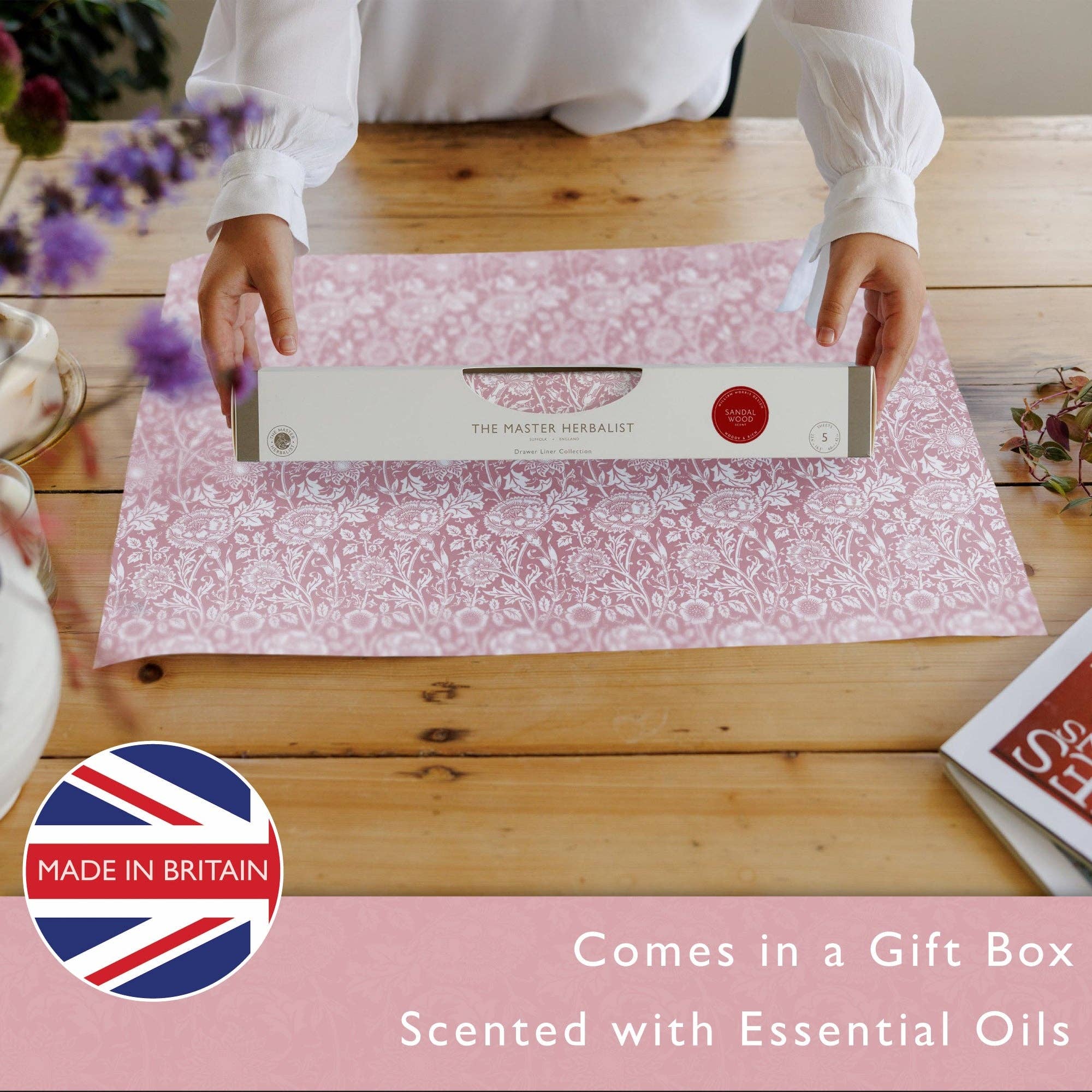 The Master Herbalist - Vente Tapis de tiroir - PAPIER PARFUMÉ À LA ROSE pour tiroirs en ROSE Design William Morris1