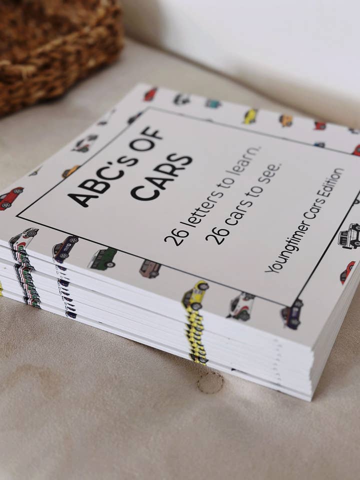 🚗 ABC om bilar – Youngtimer Edition. 26 bokstäver att lära sig. 26 bilar att se. för wholesale av Bolidi Collectors Cars