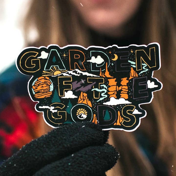 Autocollant pour plaque signalétique Le Jardin des Dieux pour la vente par Atomicchild