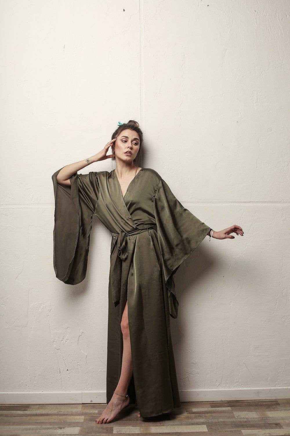 Angie's Showroom - Wholesale Robe - Women's - Kimono Sleeves Long Robe1