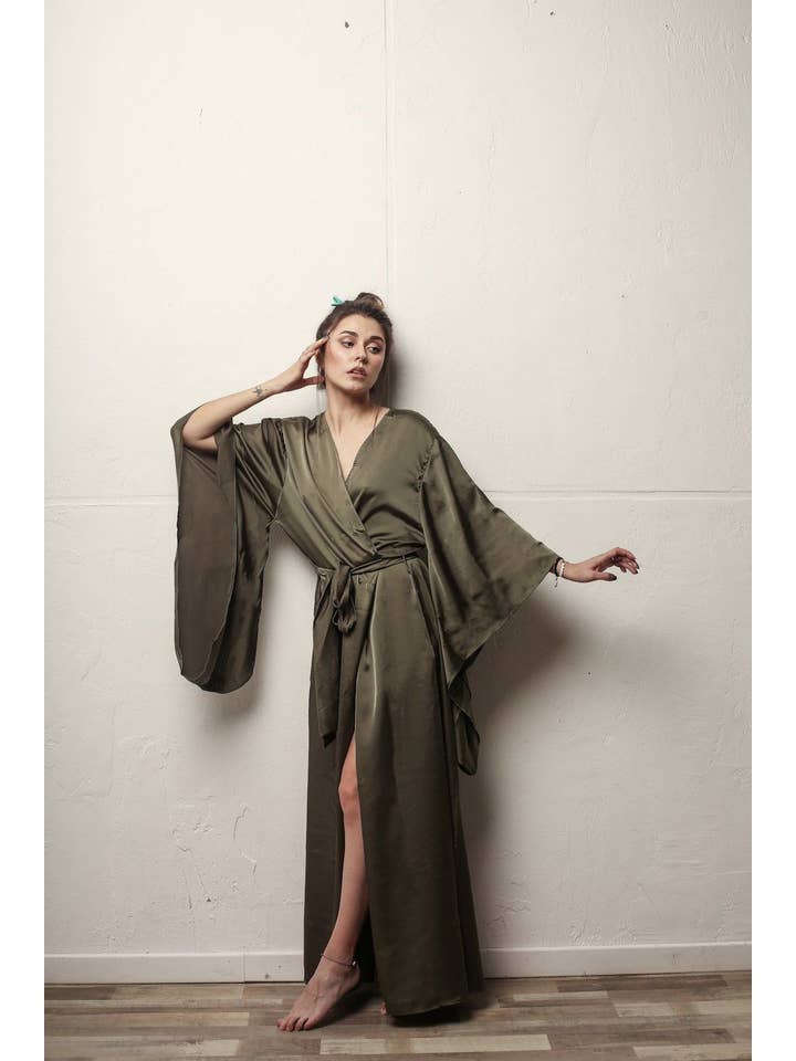 Angie's Showroom - Vendita all'ingrosso Vestaglia - Donna - Vestaglia lunga con maniche a kimono1